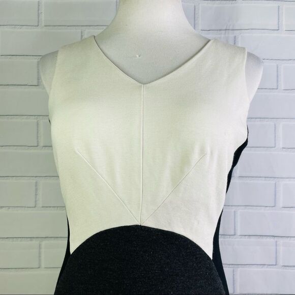 Vince Camuto Black, White & Gray Colorblock Sleeveless Midi Dress - Size 8P - Picture 2 of 15